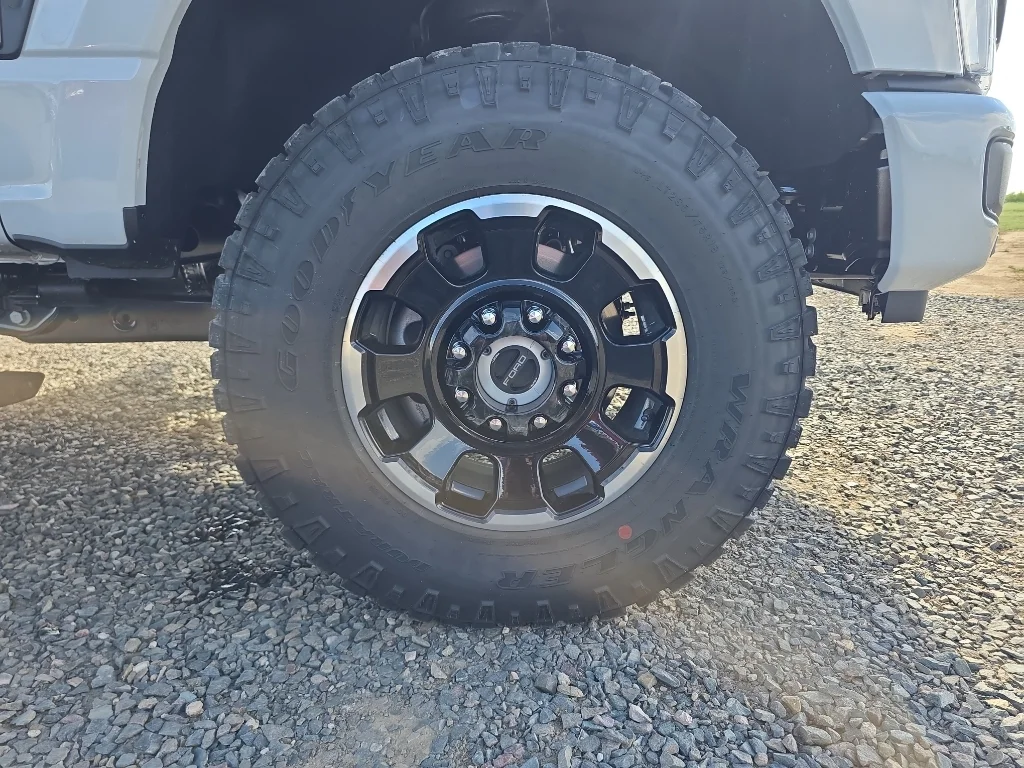 New 2026 Avalanche Ford F-350® Platinum® image 39