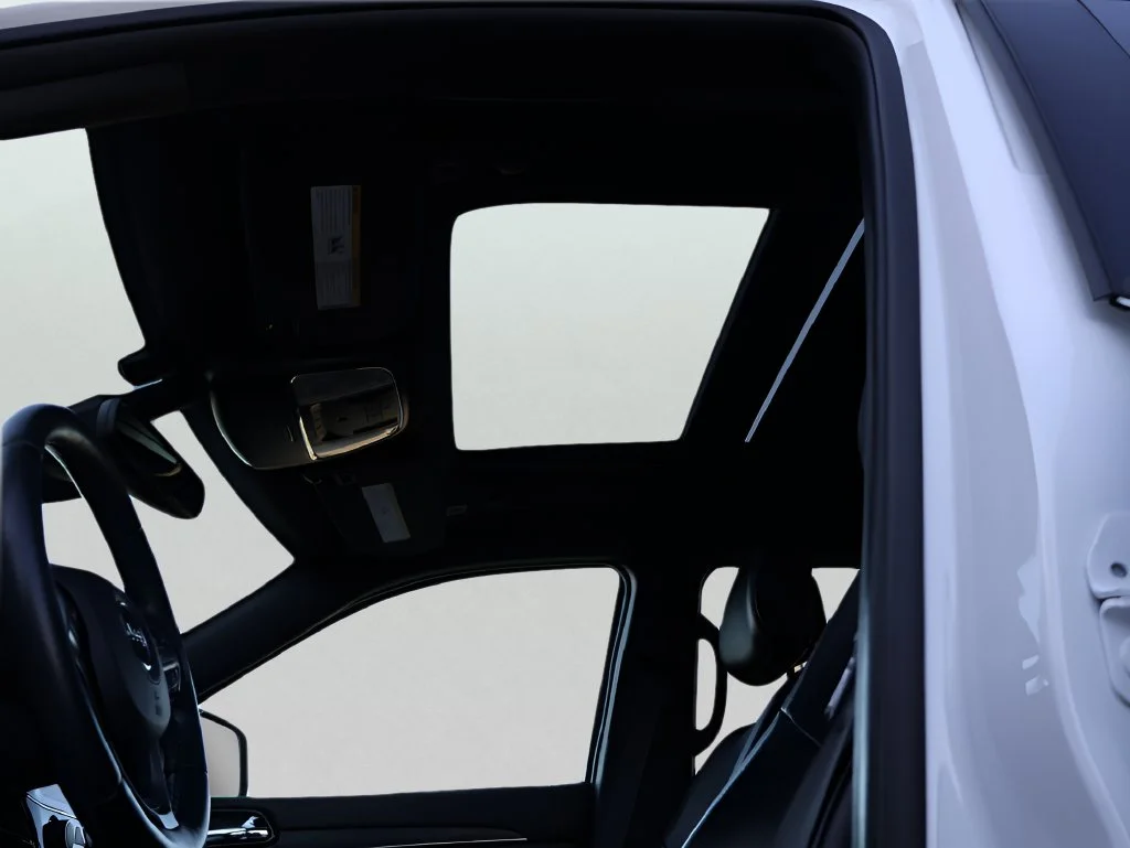 Used 2021 White Jeep High Altitude image 38