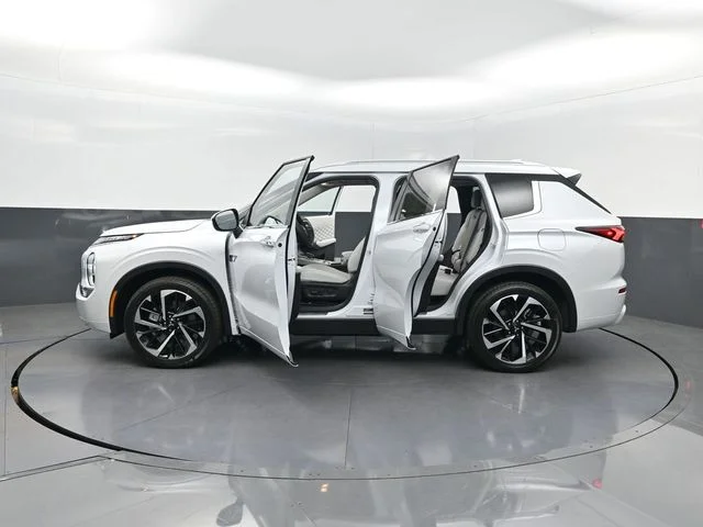 New 2025 White Mitsubishi SEL S-AWC image 44
