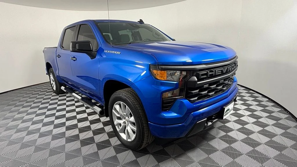 Used 2023 Blue Chevrolet Custom image 18