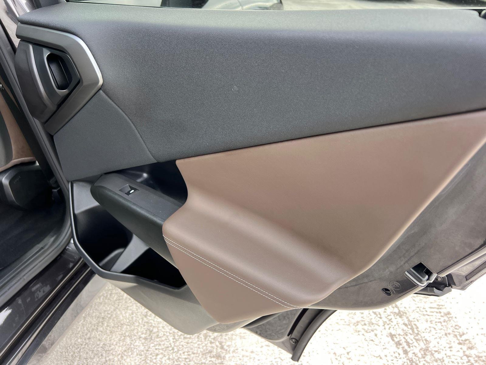 Used 2025 GRAY BMW 30 xDrive image 16