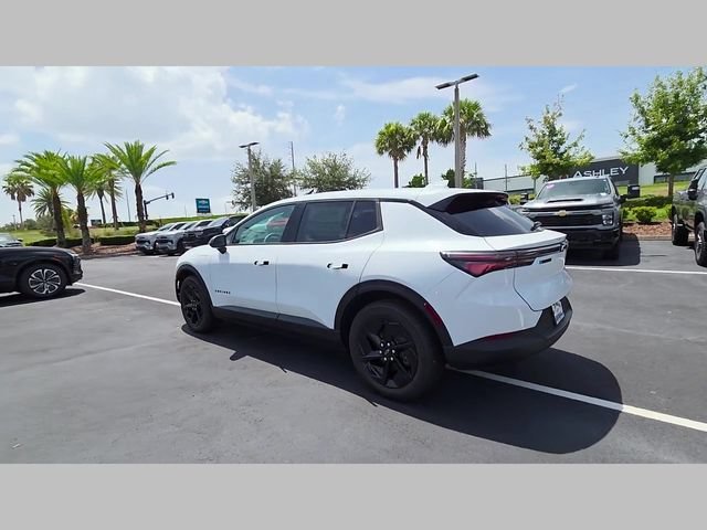 New 2026 Summit White Chevrolet LT image 22
