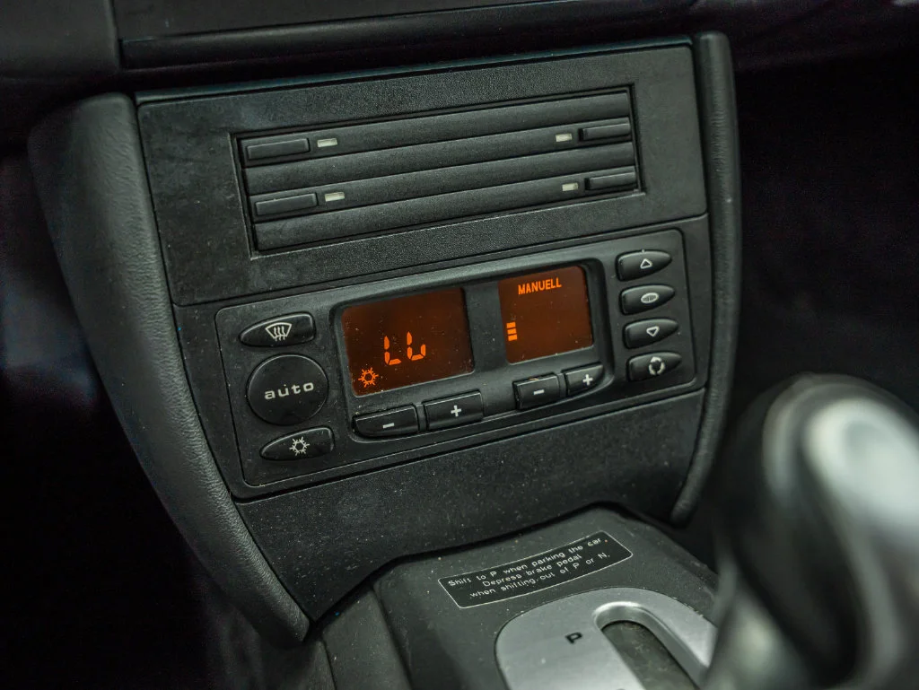 Used 2003 Arctic Silver Metallic Porsche  image 35