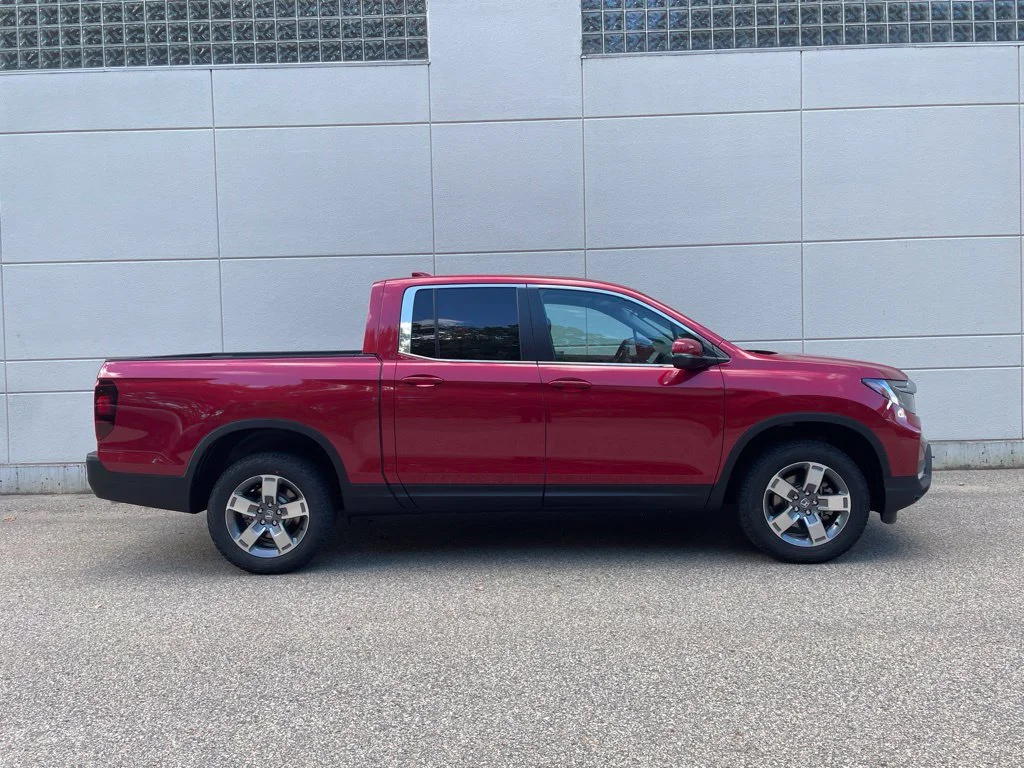 New 2026 Radiant Red Metallic II Honda RTL image 4