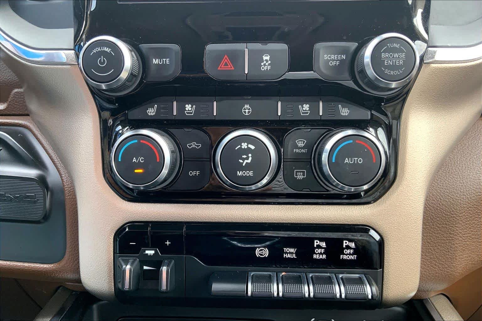 Used 2019 Bright White Clearcoat Ram Laramie image 35