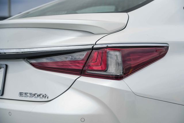 Certified Used 2025 White Lexus 300h image 17