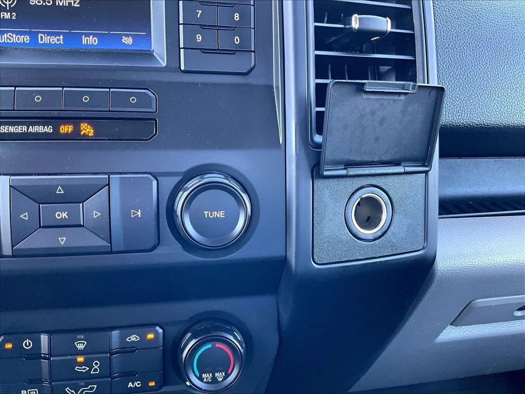 Used 2019 White Ford XL image 21