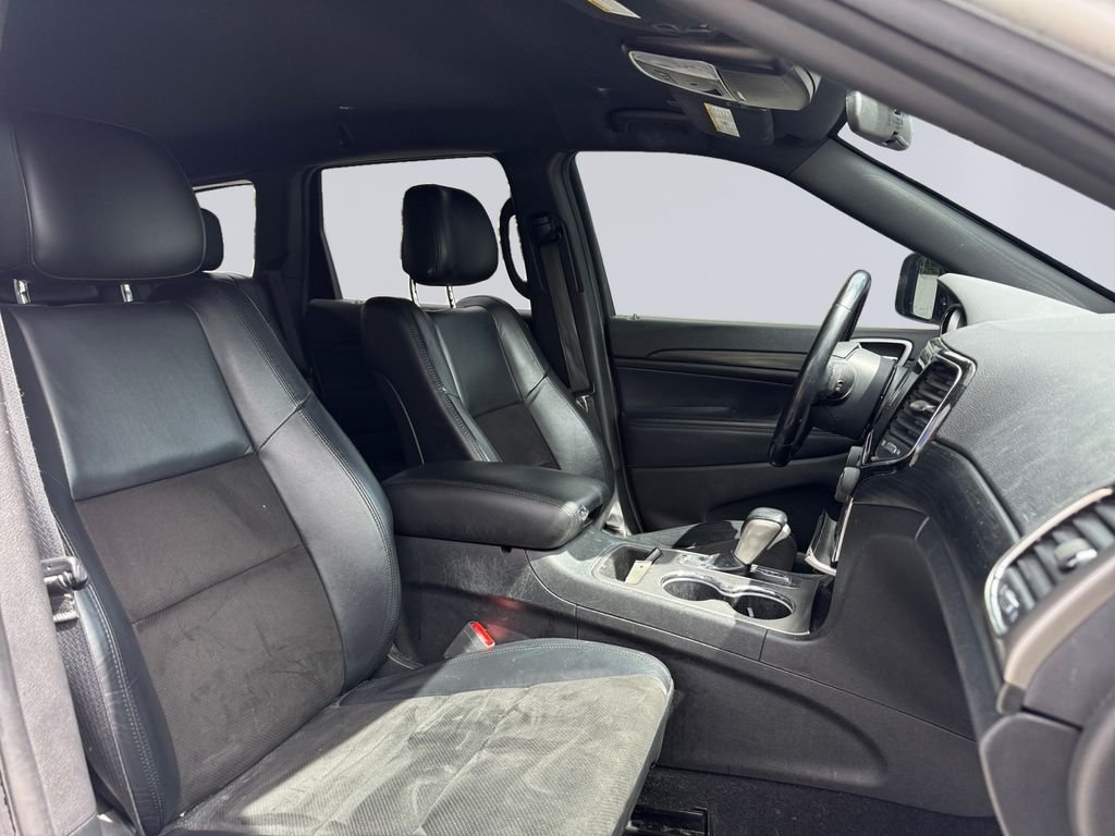 Used 2021 White Jeep Laredo X image 19