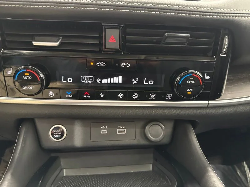 Used 2021 White Nissan SL image 32