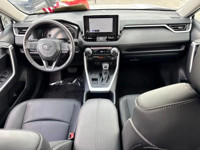Used 2025 Beige Toyota XLE Premium image 23