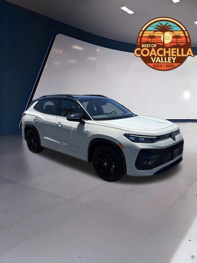 2026 Volkswagen Tiguan 2.0T SE R-Line Black's photo