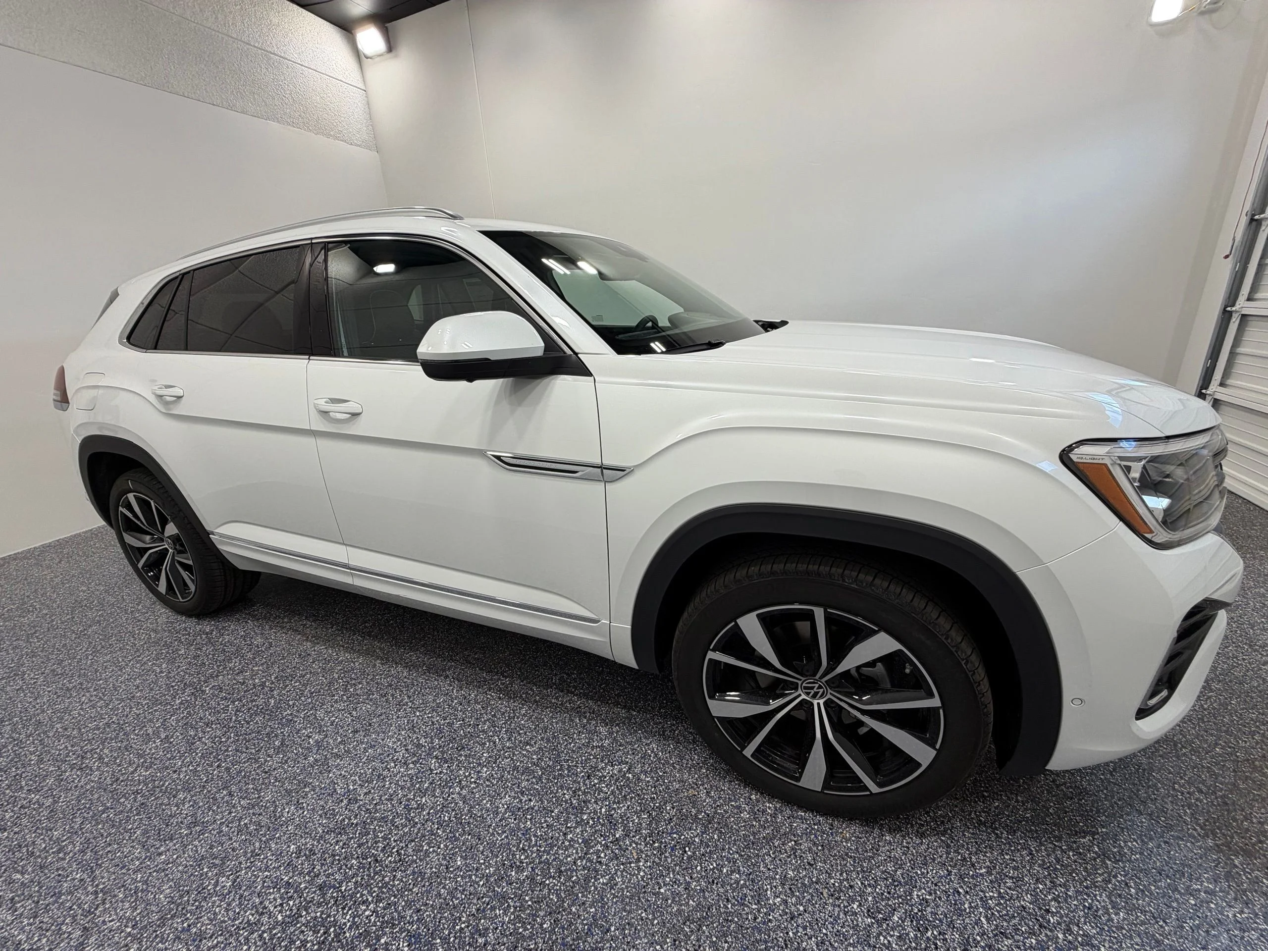 New 2026 White Volkswagen 2.0T SEL Premium R-Line image 8