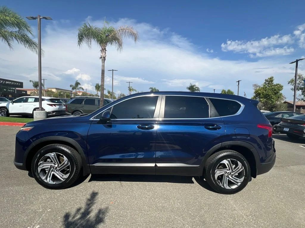 Used 2023 Blue Hyundai SE image 4