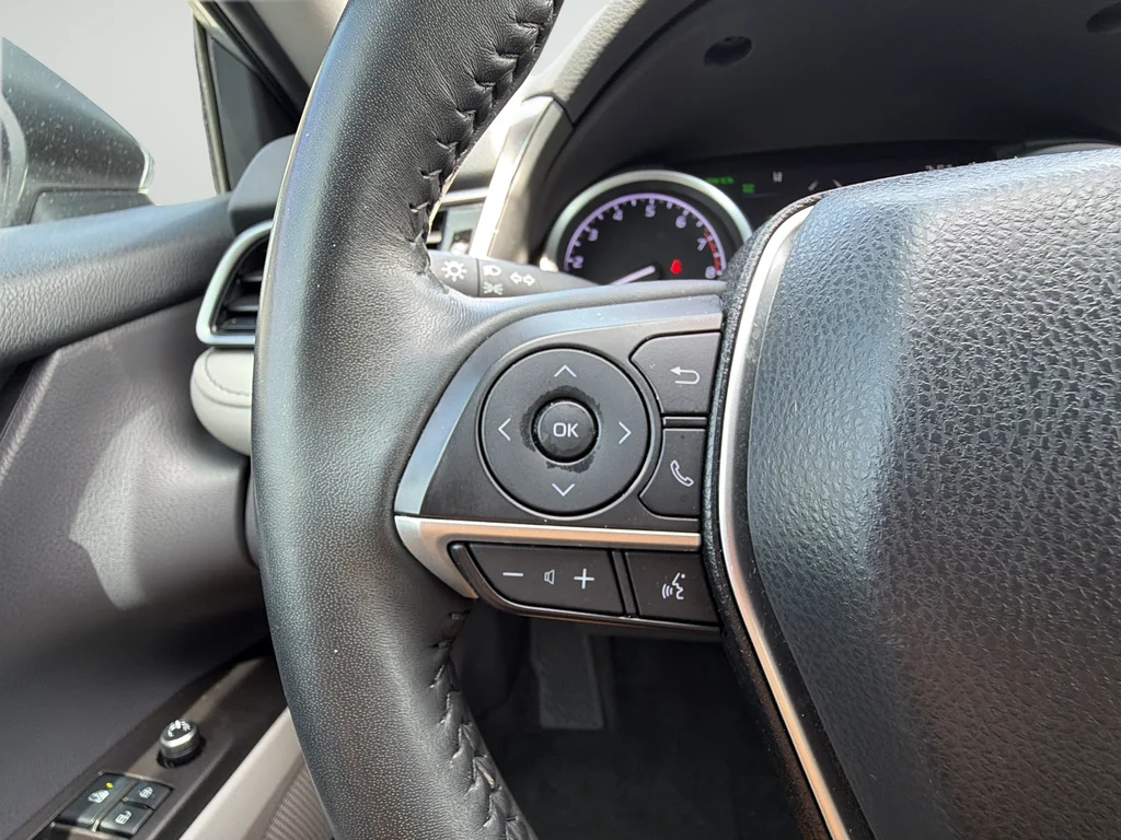 Used 2022 Silver Toyota XLE image 15