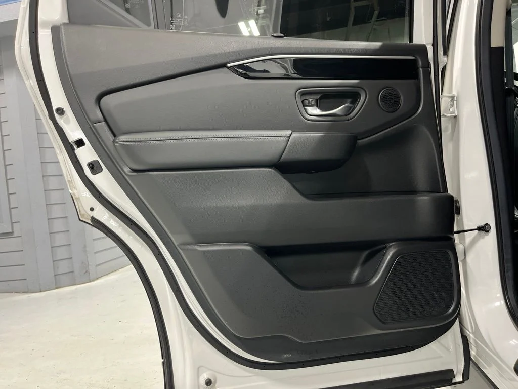 2025 Honda Pilot EX-L - Photo 27