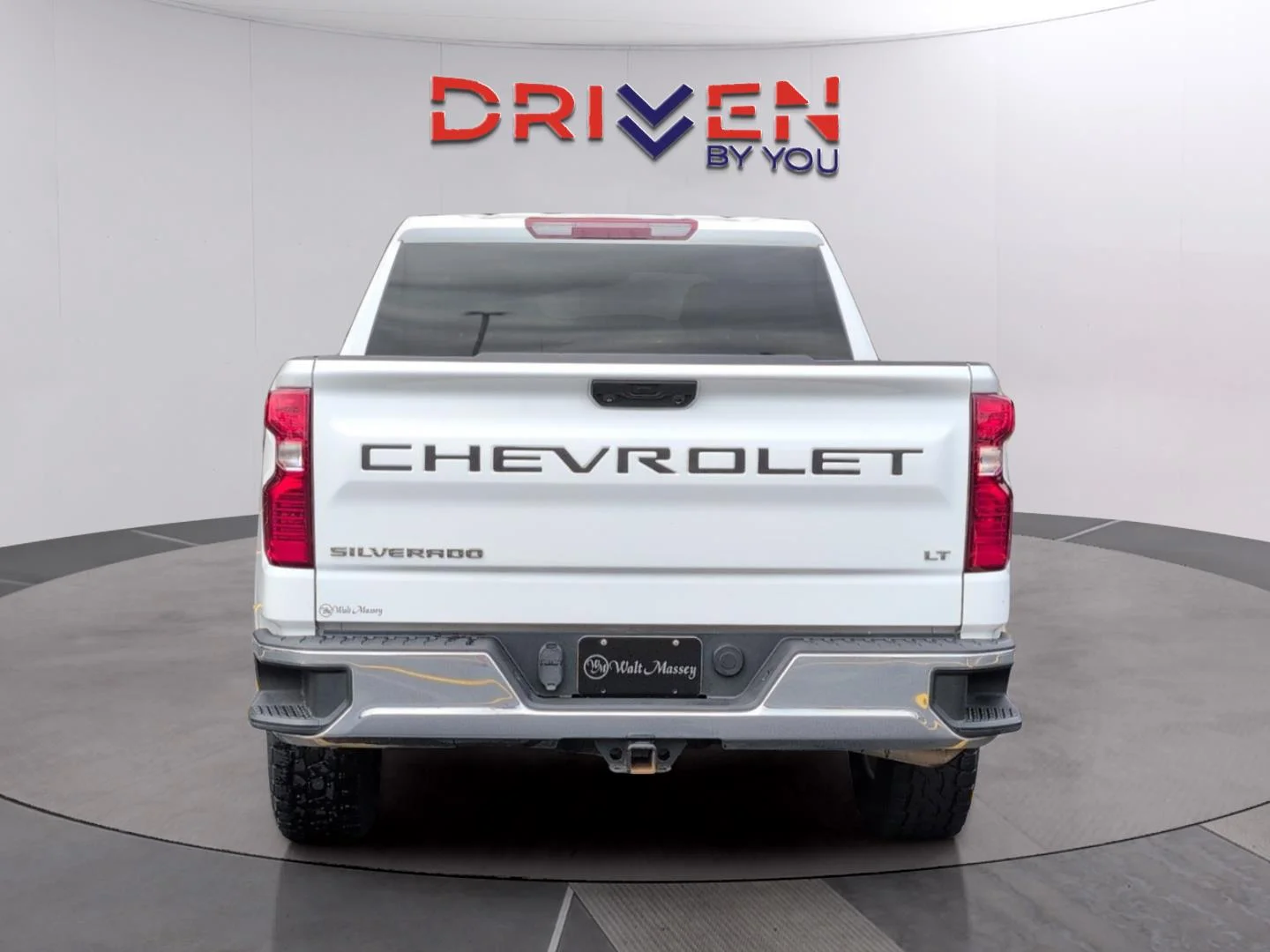 Used 2022 Summit White Chevrolet LT image 4