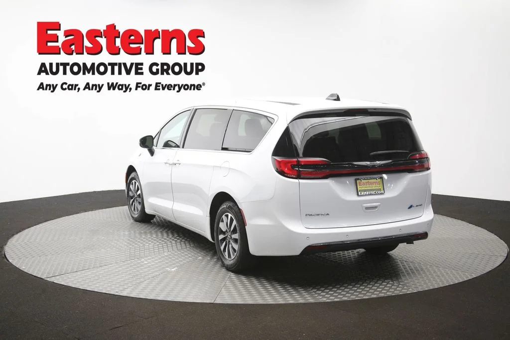 Used 2023 White Chrysler Touring L image 37