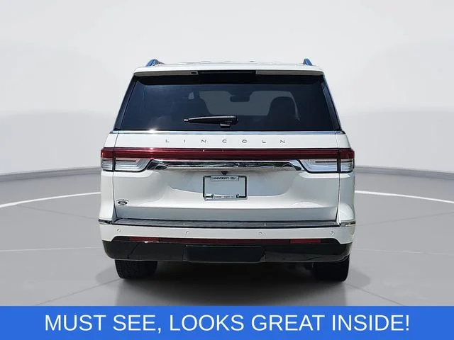 Used 2022 White Lincoln Reserve image 4