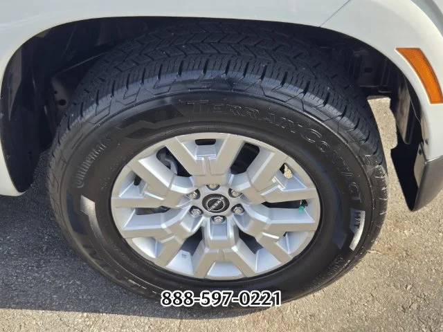 Used 2022 Glacier White NISSAN SV image 21