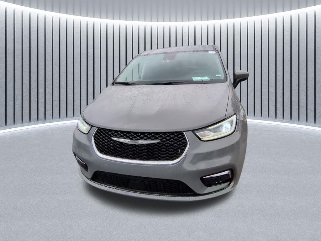 Used 2023 White Chrysler Touring L image 20