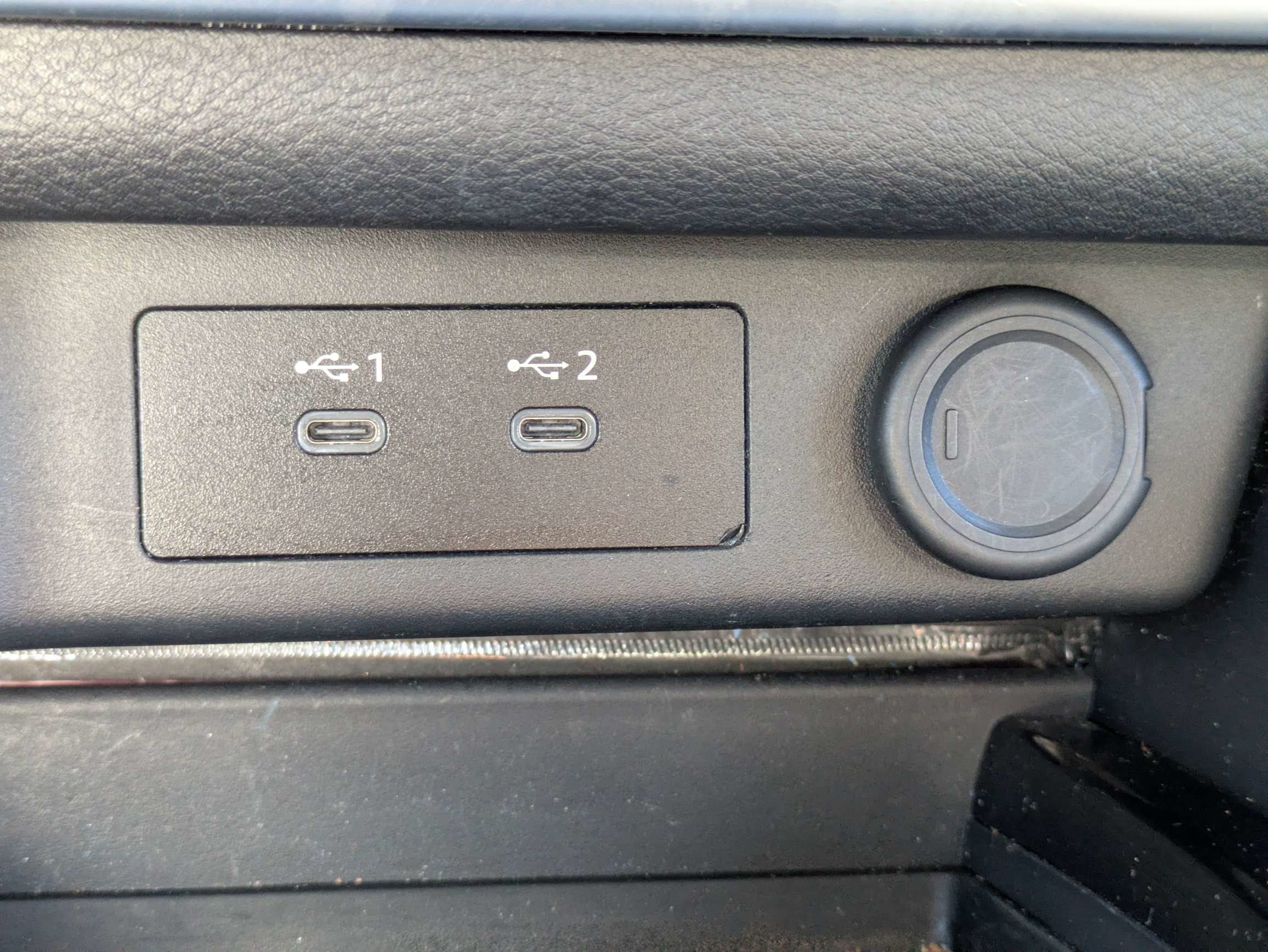 Used 2025  Nissan SV image 19