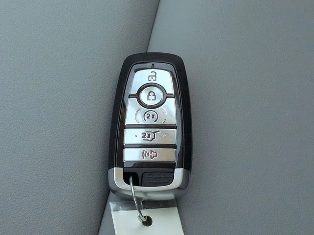 New 2026 Star White Metallic Tri-Coat Ford Active image 28