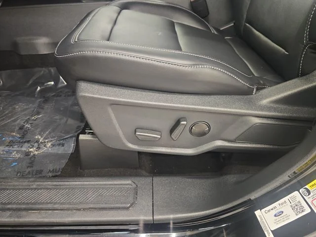 New 2026 Shadow Black Ford Outer Banks® image 40