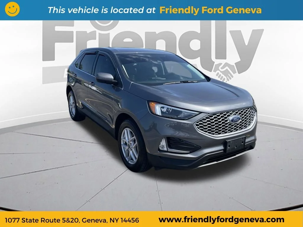 Used 2024 Gray Ford SEL image 3