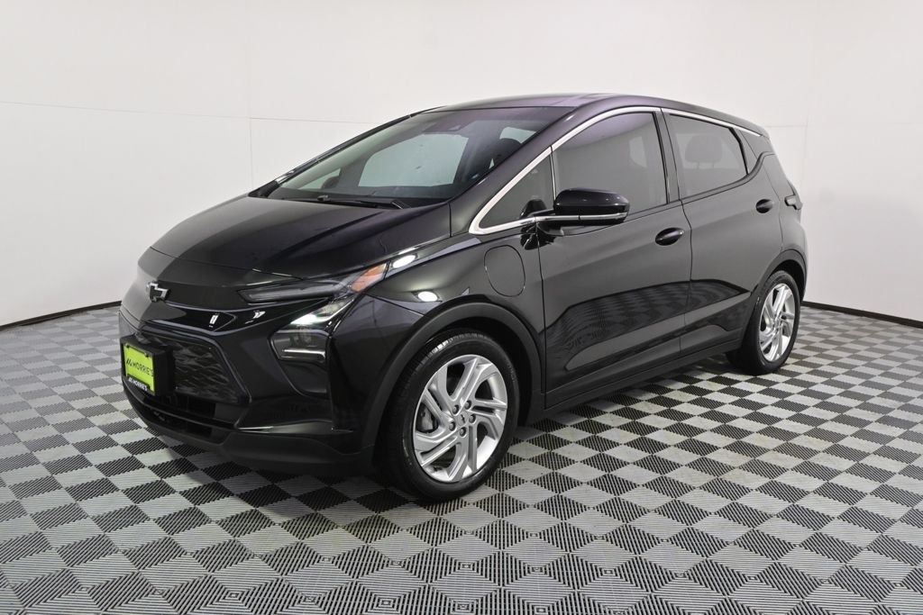 Used 2022 Chevrolet Bolt EV LT with VIN 1G1FW6S01N4132296 for sale in St. Louis Park, Minnesota