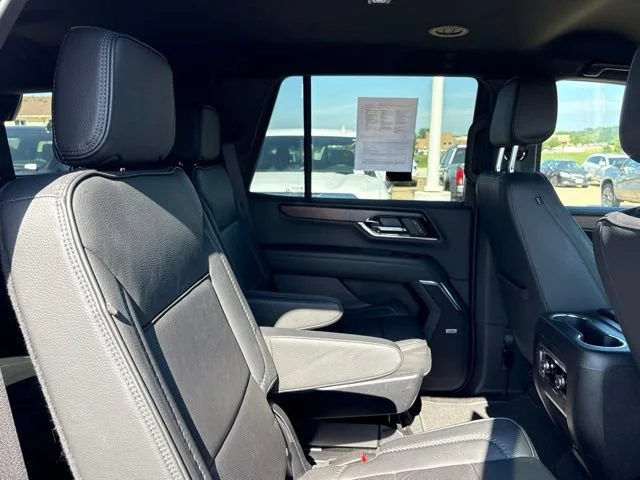 2025 GMC Yukon Denali - Photo 20