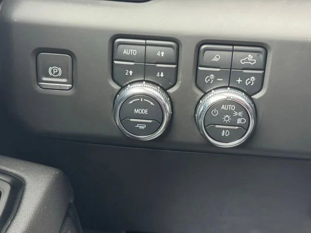 Used 2024 Onyx Black GMC AT4 image 32