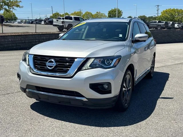 Used 2020 Silver Nissan Platinum image 9