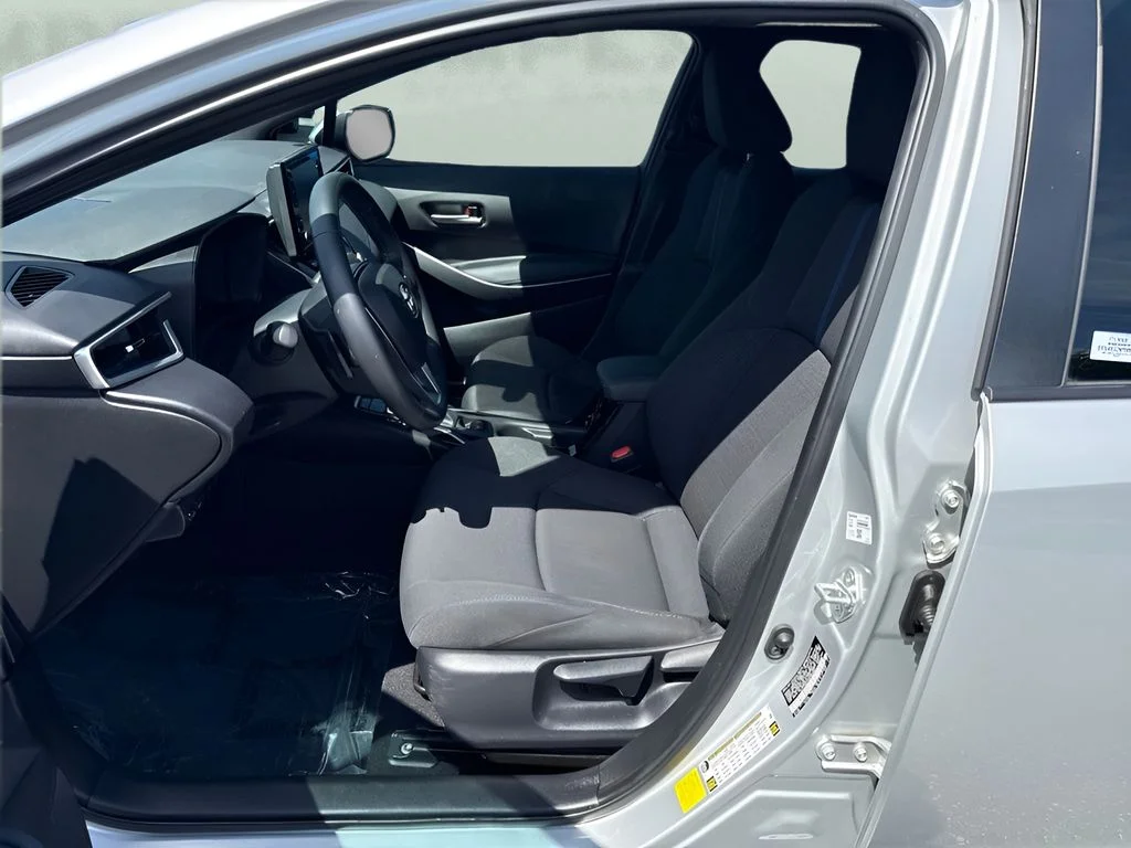 Used 2022 Silver Toyota SE image 6