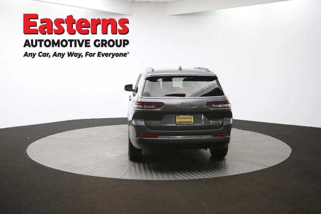 Used 2023 Gray Jeep Laredo image 38