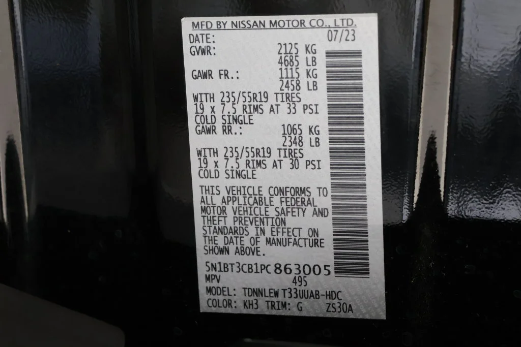 Used 2023 Super Black Nissan SL image 29