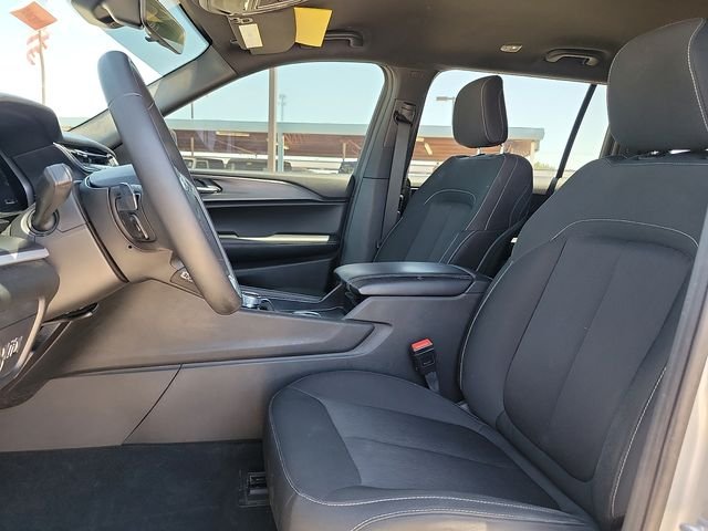 Used 2025 Silver Jeep Laredo image 12
