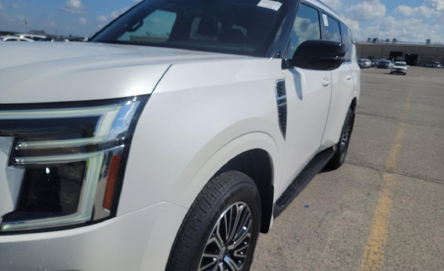 Used 2025 White Nissan Platinum image 2