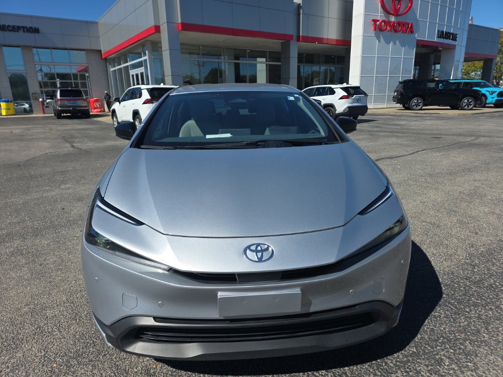 Certified Used 2023  Toyota LE image 2