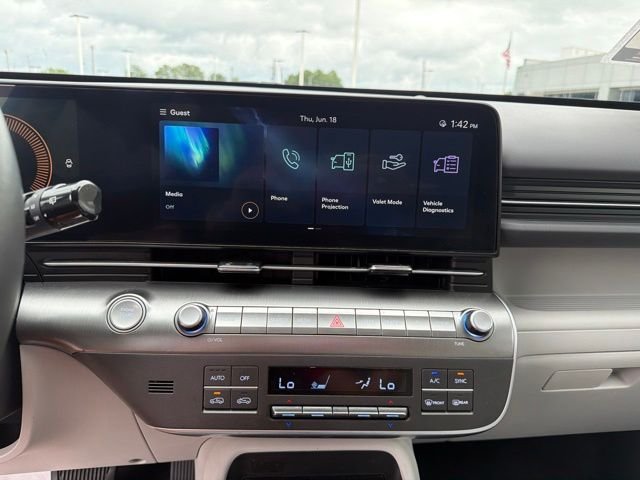 Used 2024 White Hyundai SEL image 44
