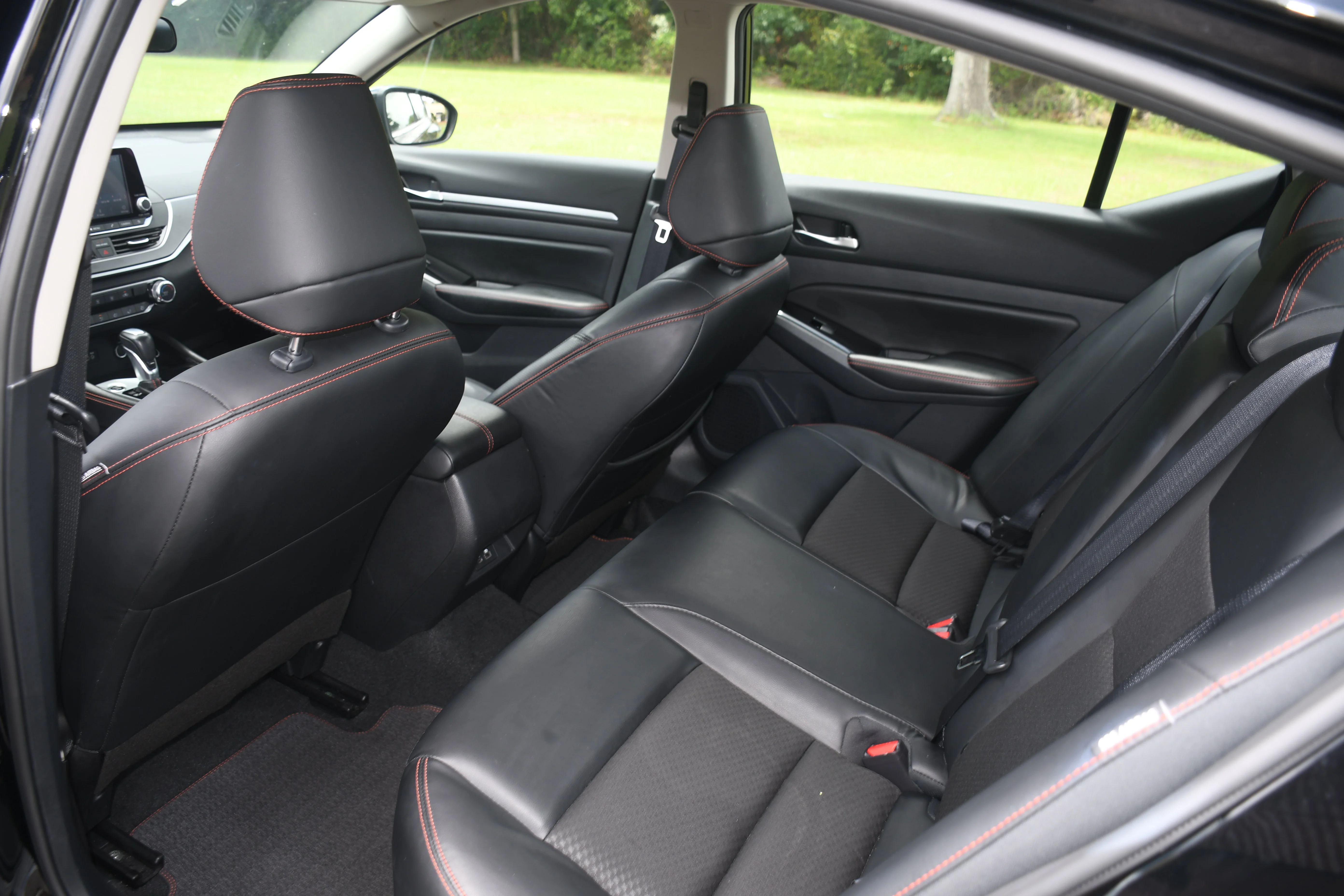 Used 2024 Black Nissan 2.5 SR image 13