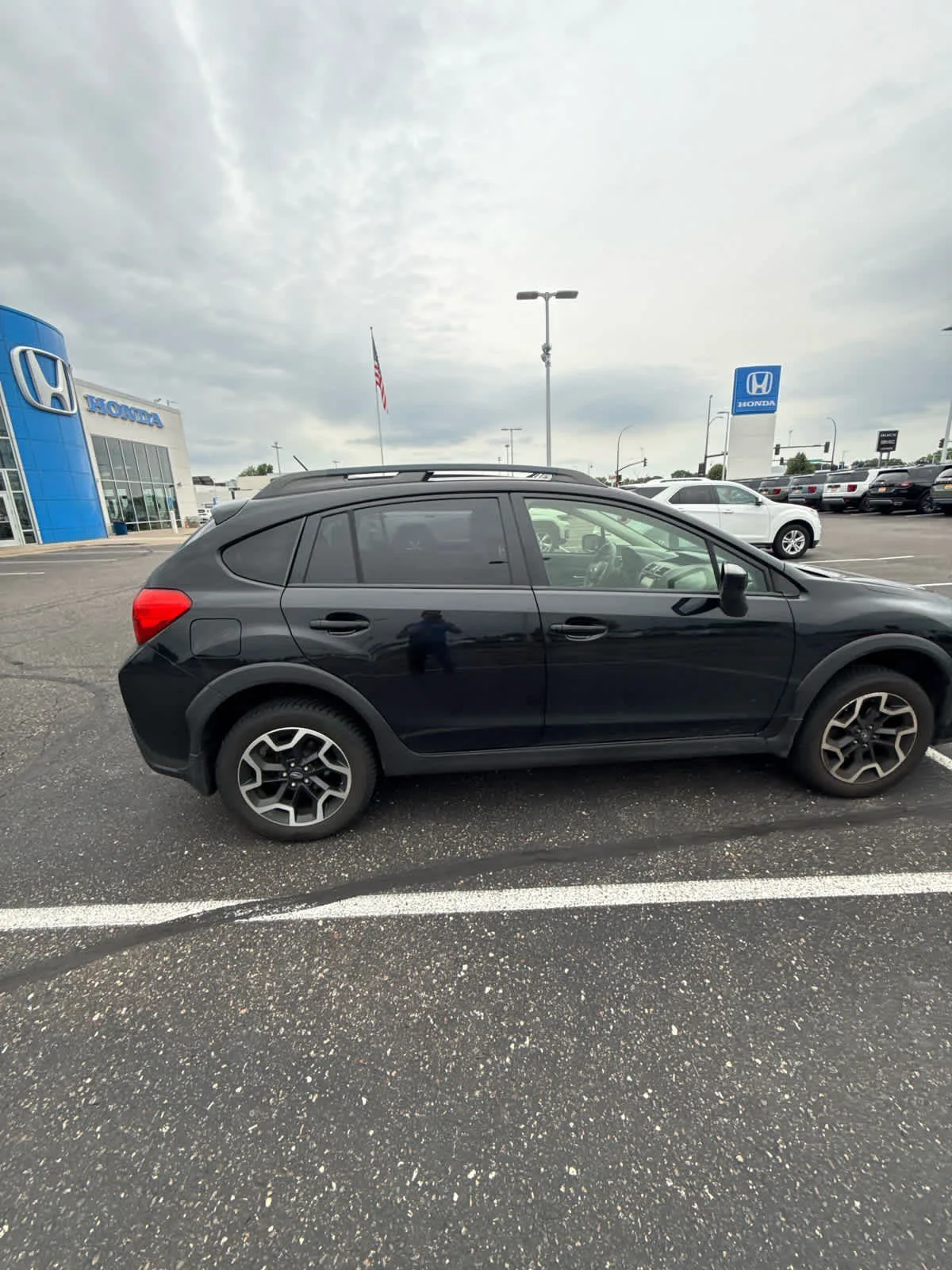 Used 2017 Crystal Black Silica Subaru Premium image 4