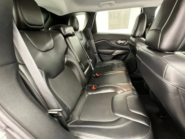 Used 2020 Gray Jeep Latitude Plus image 13