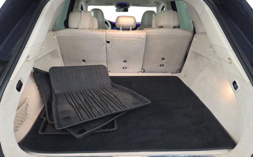 Used 2023 Blue Mercedes-Benz 580 image 13