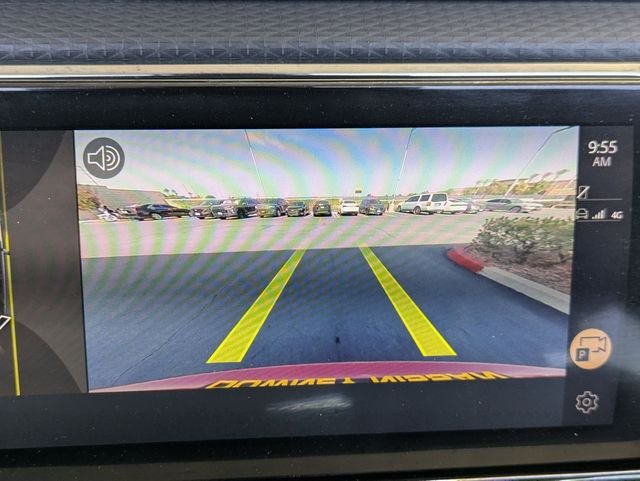 Used 2022  Land Rover Dynamic image 15