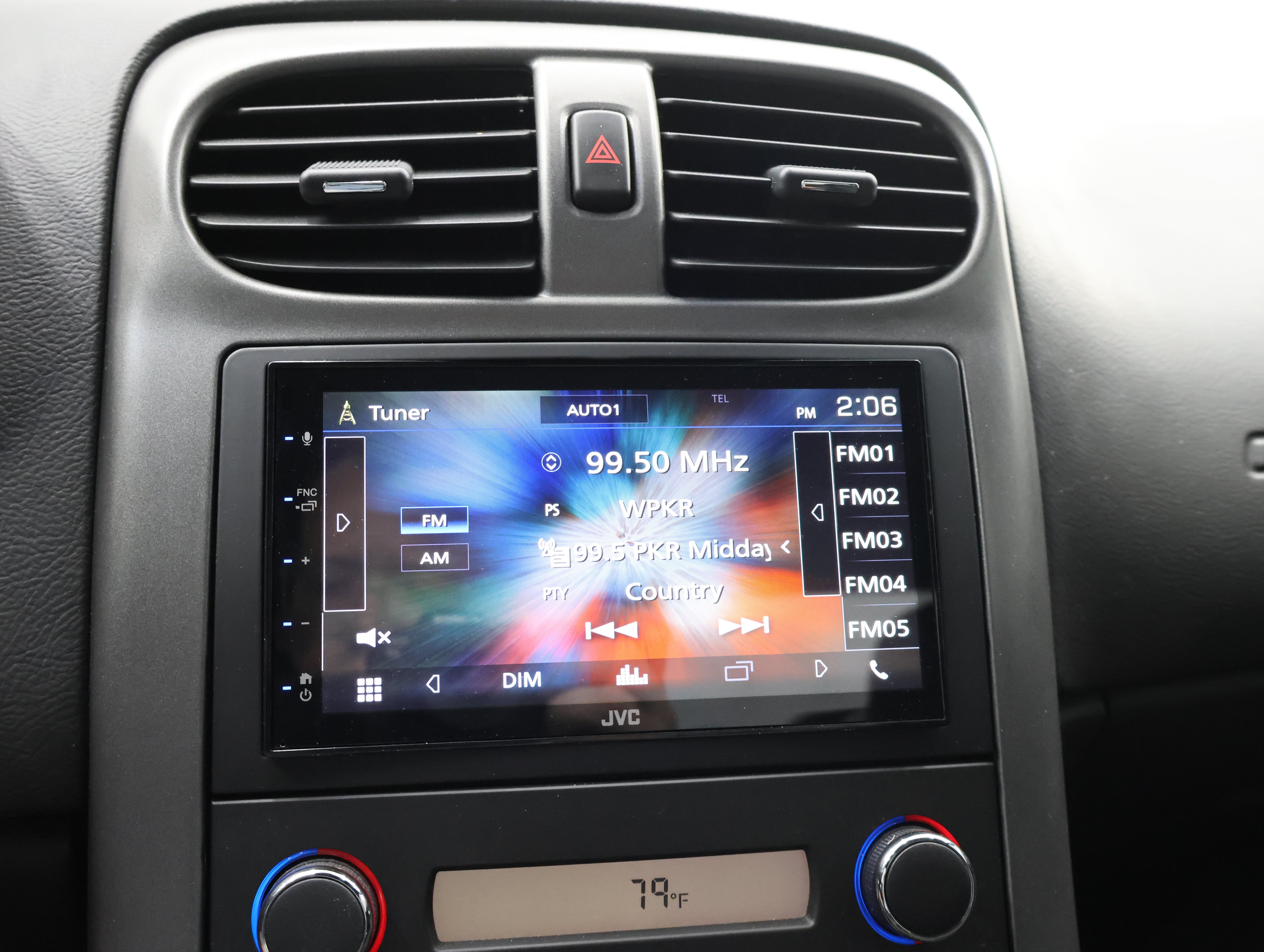 Used 2007 Arctic White Chevrolet  image 10