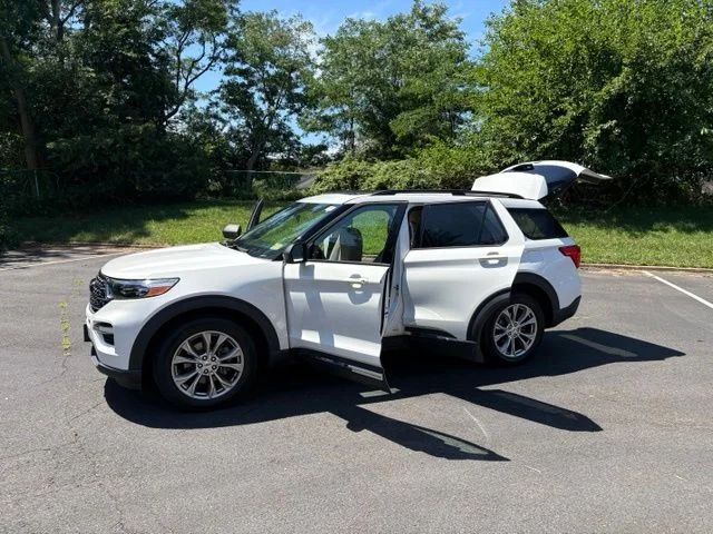 Used 2021 White Metallic Ford XLT image 29
