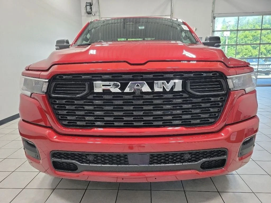 New 2026 Molten Red Pearl-Coat Exterior Paint RAM Big Horn/Lone Star image 2