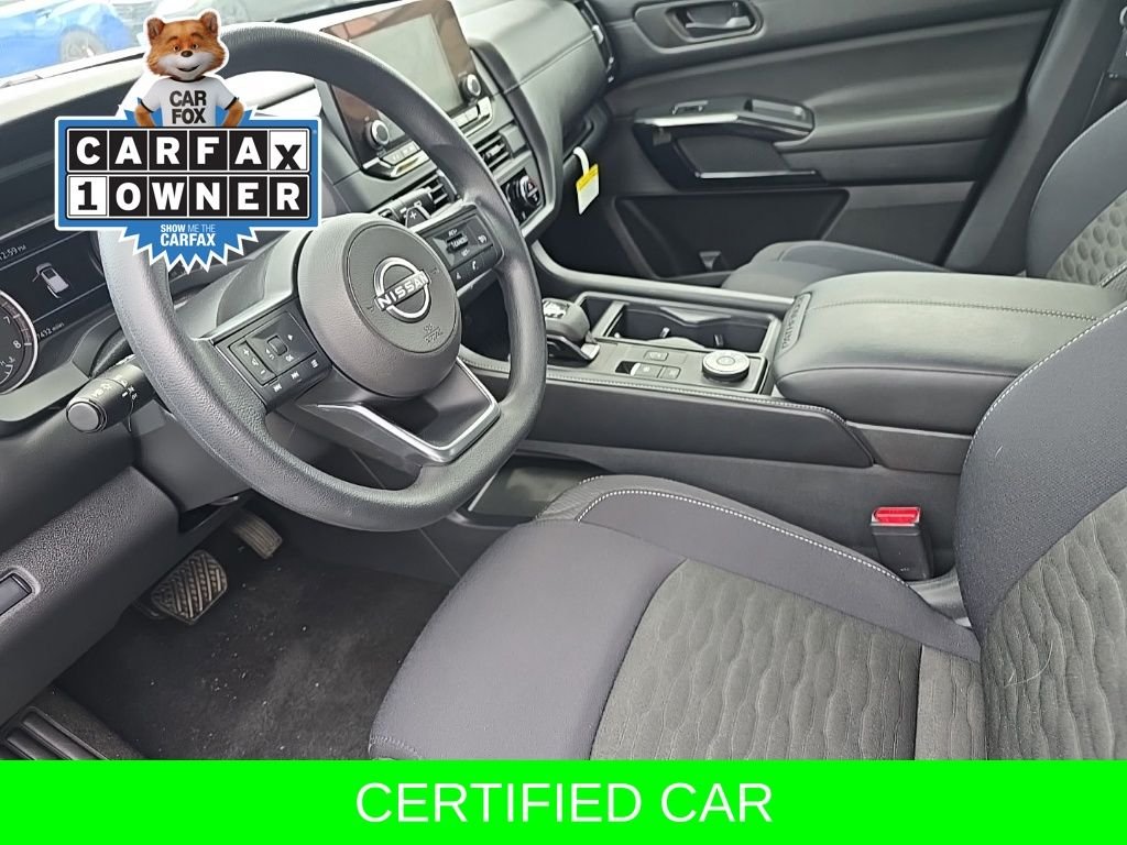 Used 2025 Silver Nissan S image 16