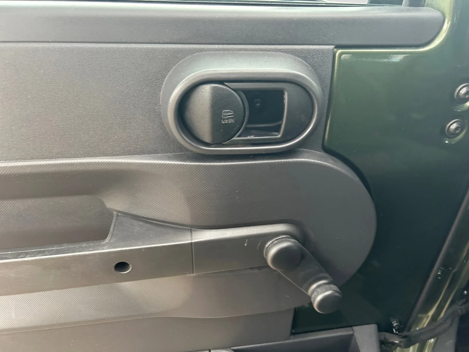 Used 2009 Jeep Green Metallic Jeep X image 15