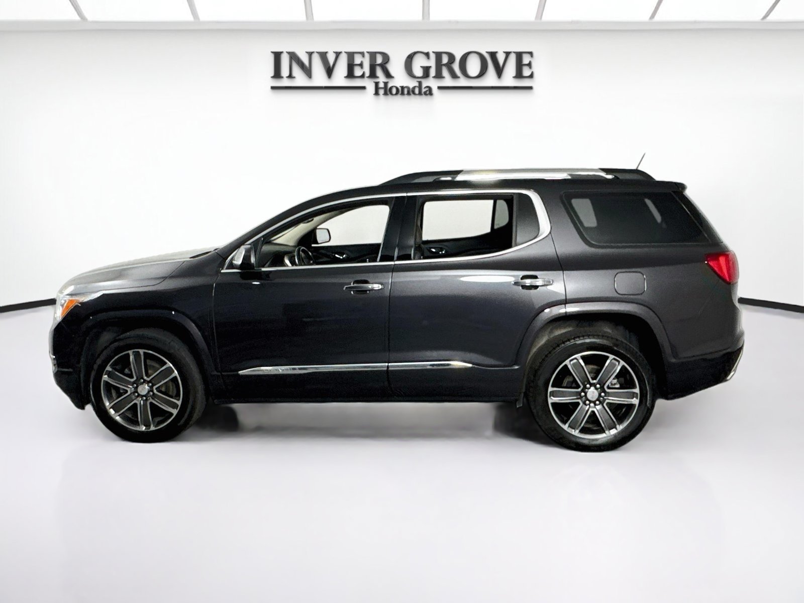 Used 2017 Iridium Metallic GMC Denali image 8
